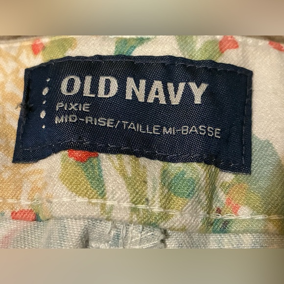 Old Navy Pixie Mid-Rise Floral Print Pants. Size 6 Regular. - Picture 5 of 11